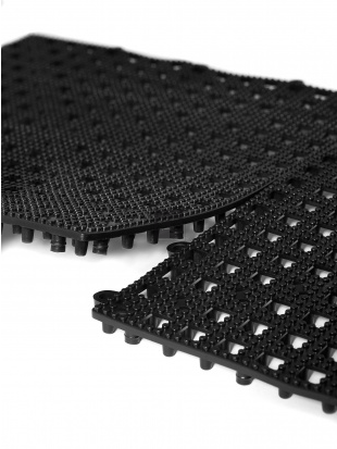 Mata barmańska ociekowa do łączenia czarna 31,5x31,5